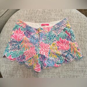 LILLY PULITZER  Cotton/poly/rayon Buttercup Shorts w/coral print - Size 4